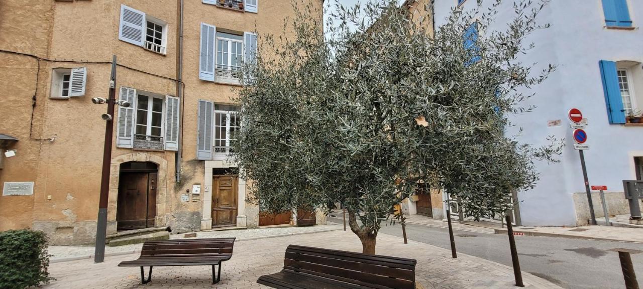 Le Rocher Appartement Cotignac Exteriör bild
